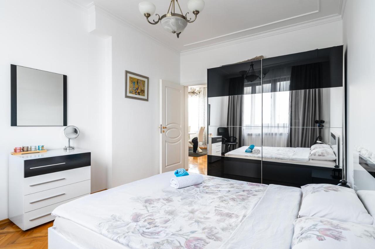Vitosha Str 2Bd White & Blue Apt By Flat Mаnager Sofía Exterior foto