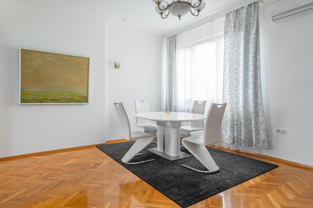 Vitosha Str 2Bd White & Blue Apt By Flat Mаnager Sofía Exterior foto