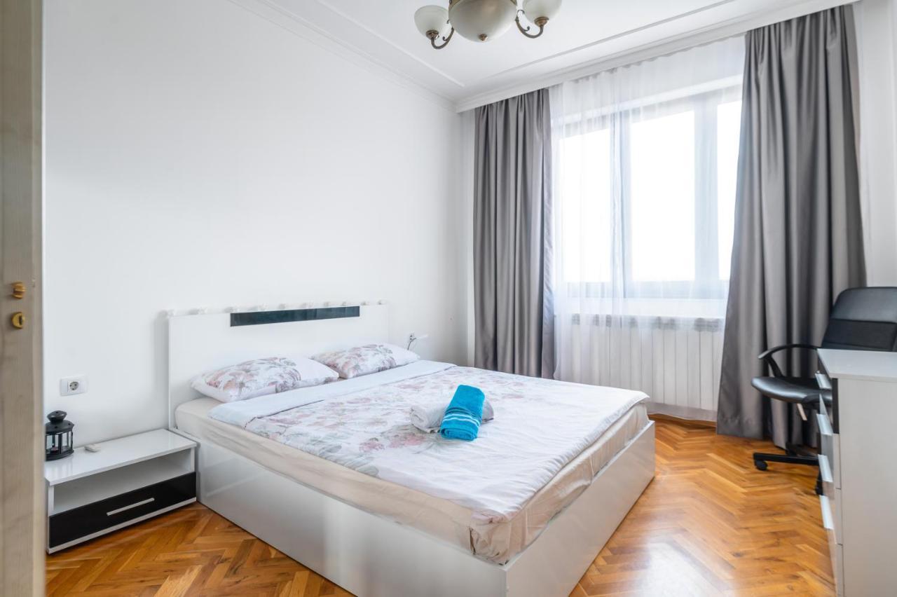 Vitosha Str 2Bd White & Blue Apt By Flat Mаnager Sofía Exterior foto