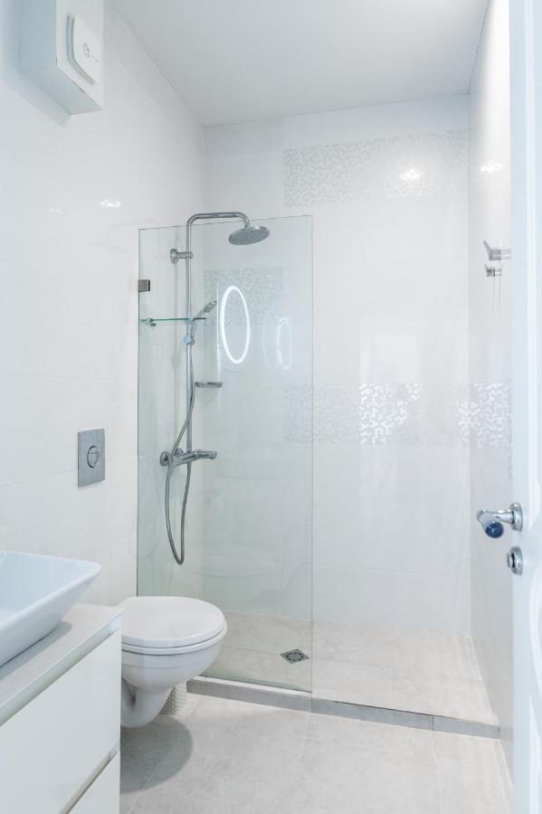 Vitosha Str 2Bd White & Blue Apt By Flat Mаnager Sofía Exterior foto